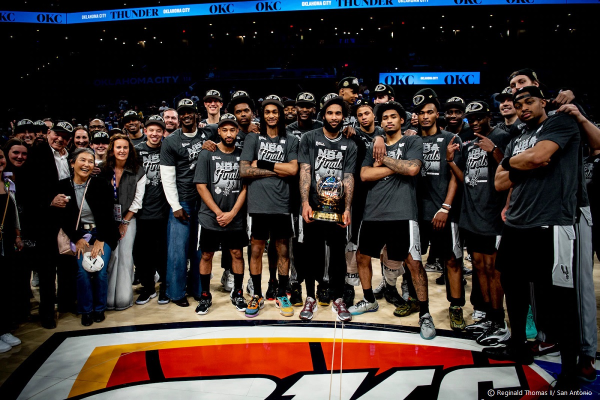 NBA : les Spurs rejoignent les Knicks en finale